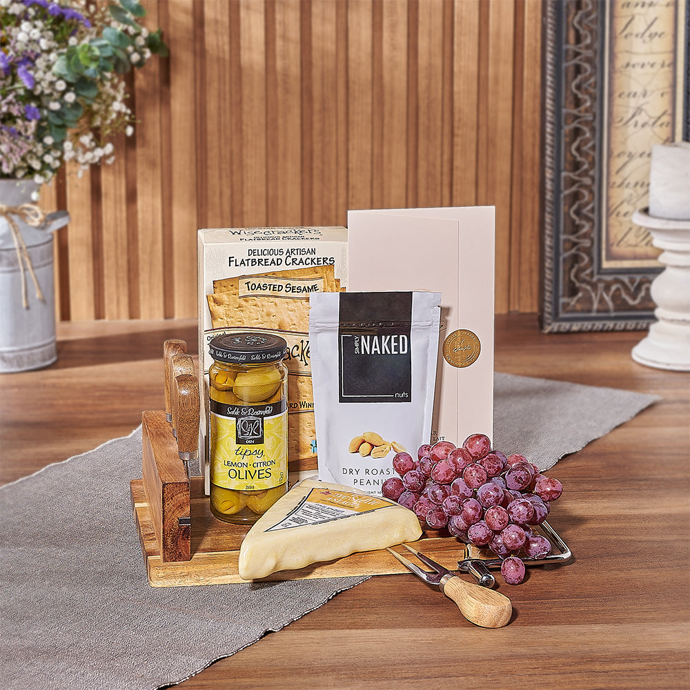 Assorted Cheese and Snack Gift – how the gift is presented
