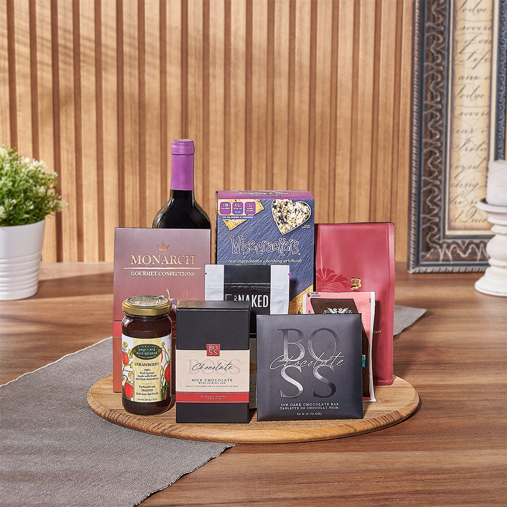 Kosher Wine and Snack Board Basket – how the gift is presented