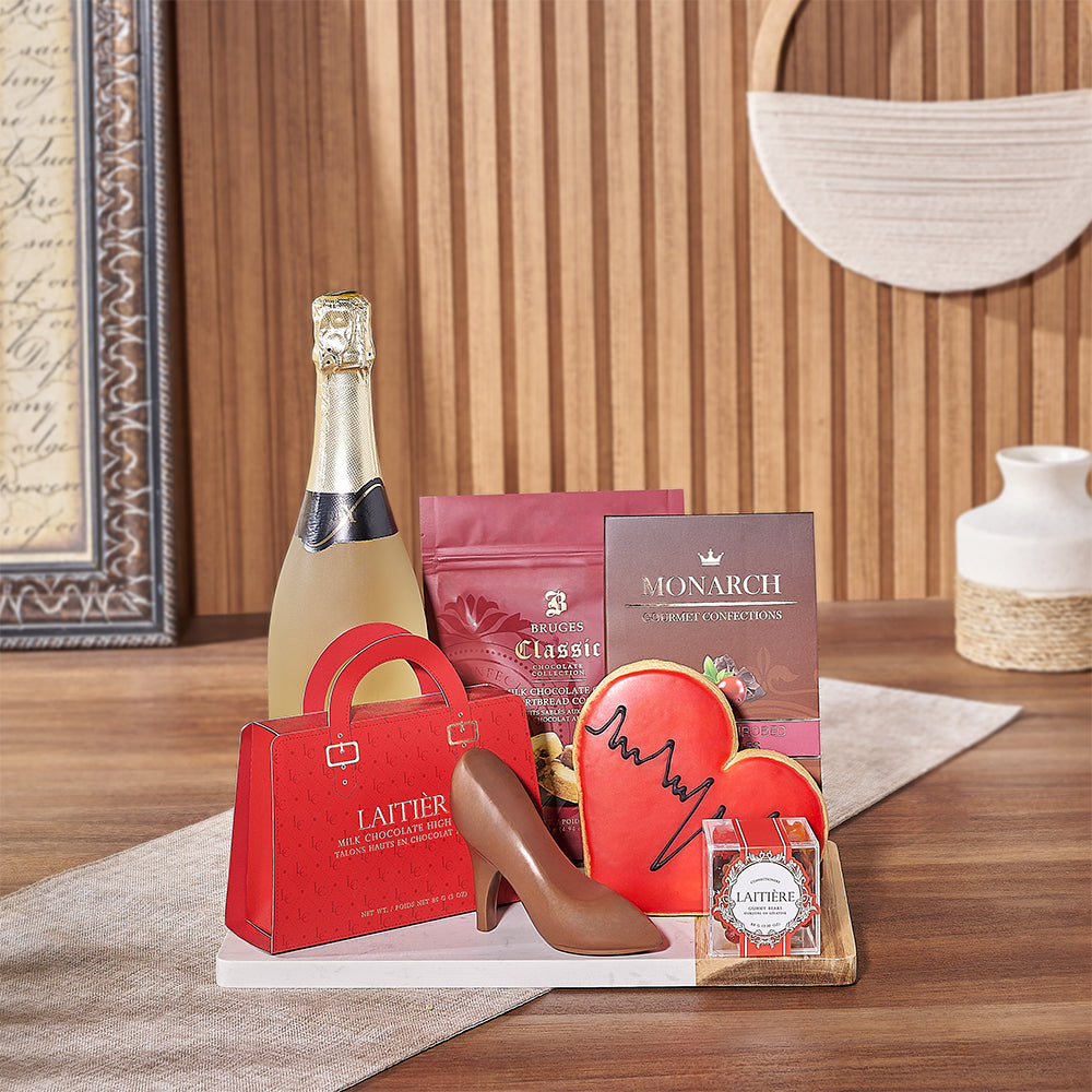 Sparkling Wine and Valentine's Treat Basket – how the gift is presented
