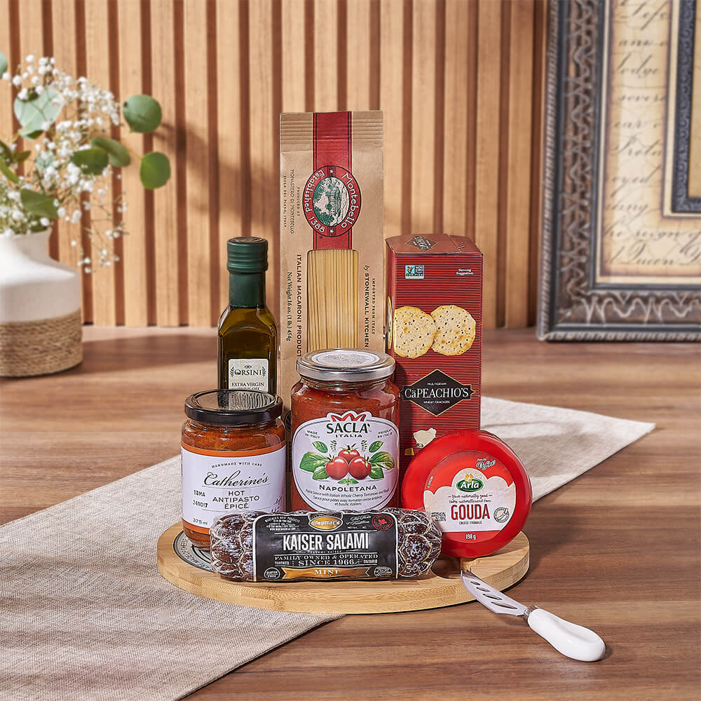 Cheese Board Basket with Olive Oil – how the gift is presented