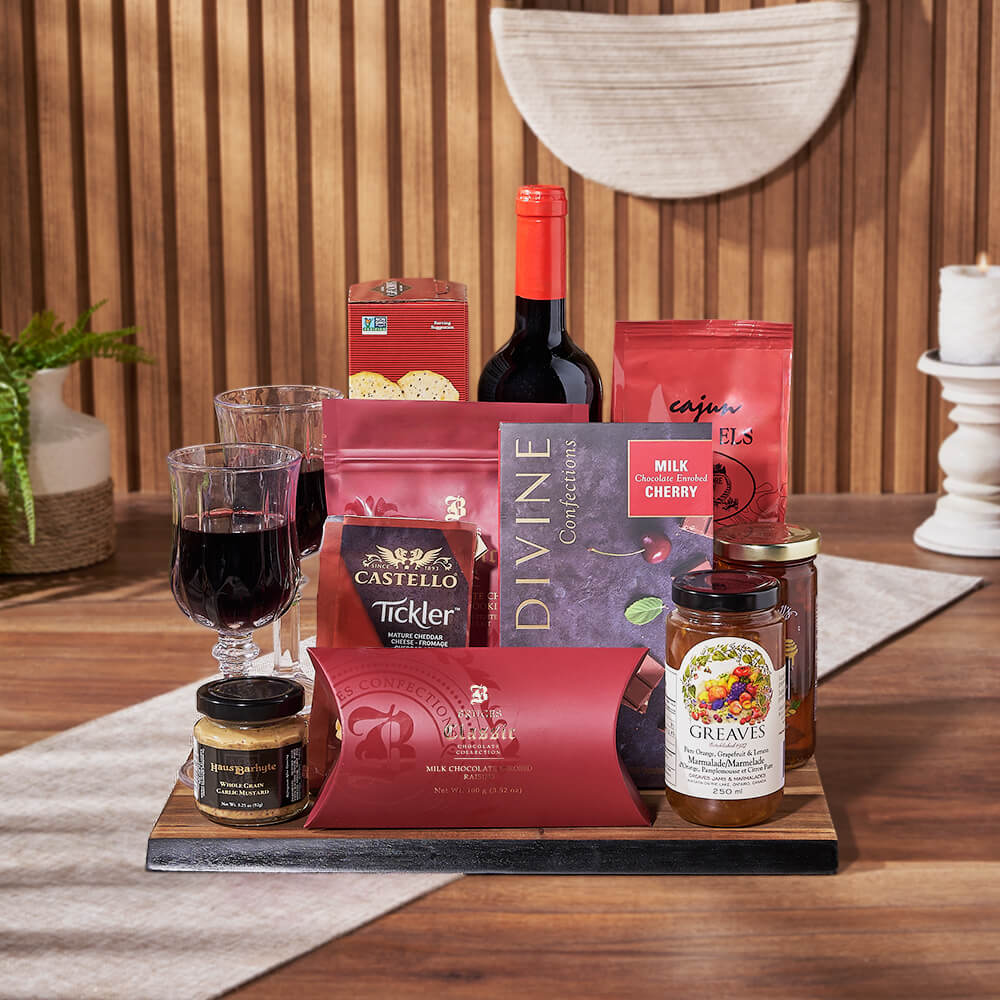 Wine Gift Set with Wooden Tray – how the gift is presented