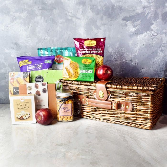 Diwali Snack and Sweet Basket – how the gift is presented