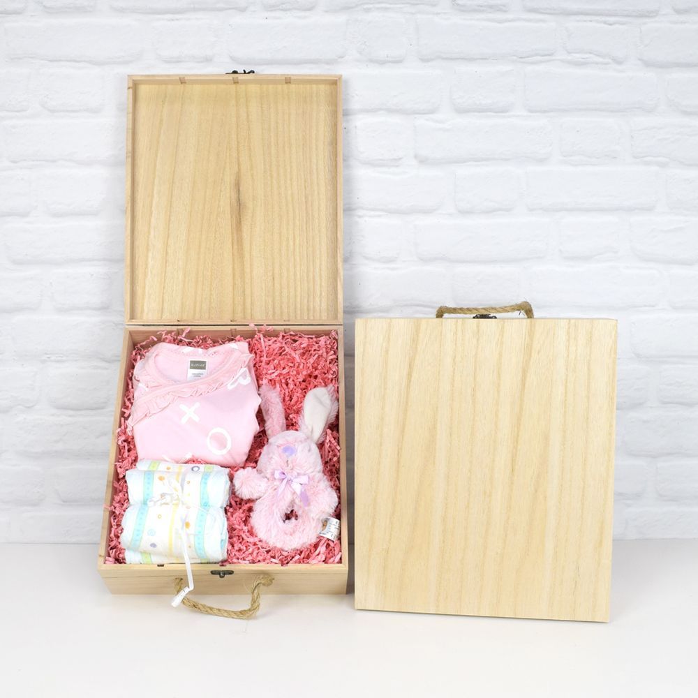 Deluxe Baby Gift Basket with Bodysuit, Pants & Bunny Rattle – how the gift is presented