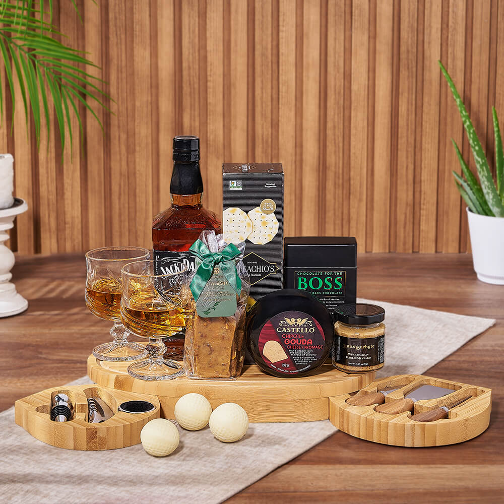 Whiskey Gift Set with Cheese Board – how the gift is presented