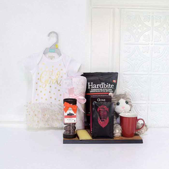 Baby Girl Arrival Basket with Blanket – how the gift is presented