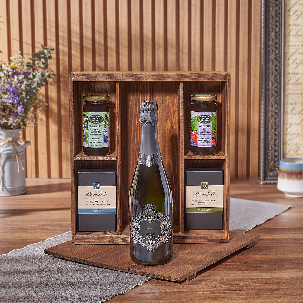 Kosher Wine Sparkling Box with Chocolate – how the gift is presented