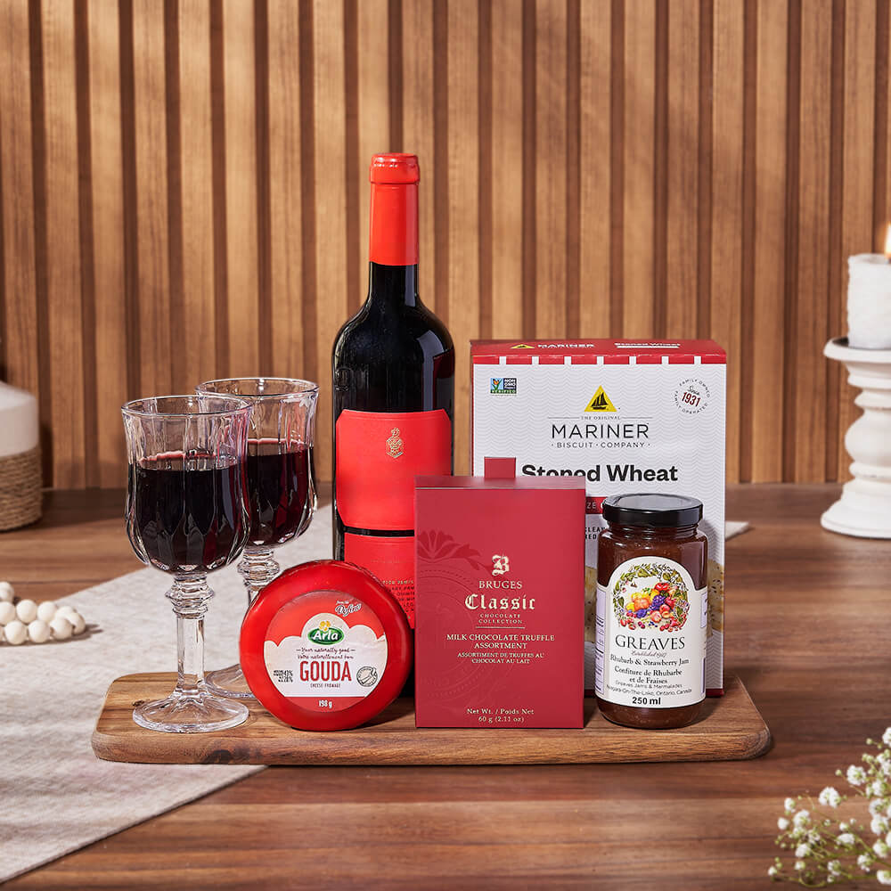 Wine Basket with Acacia Board, Vermont – how the gift is presented