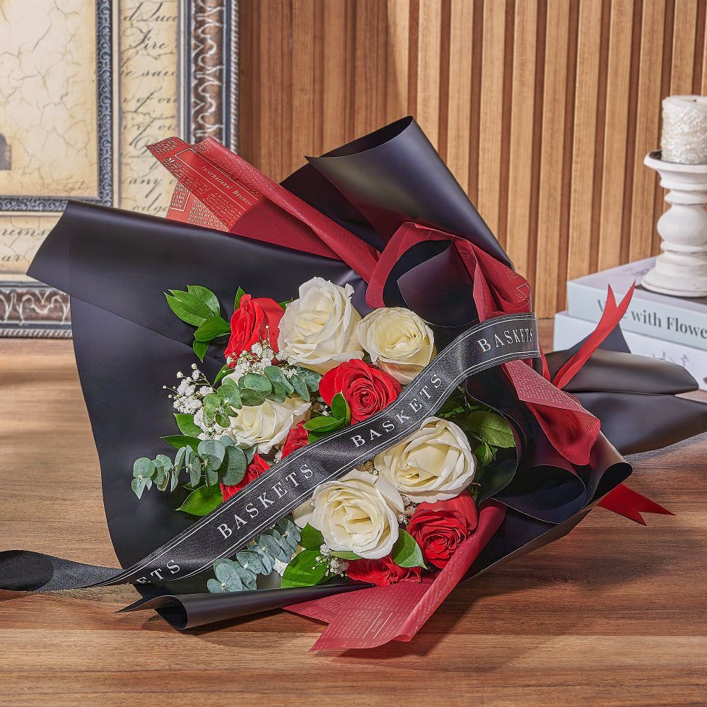 Red White Roses Wrapped Gift – how the gift is presented