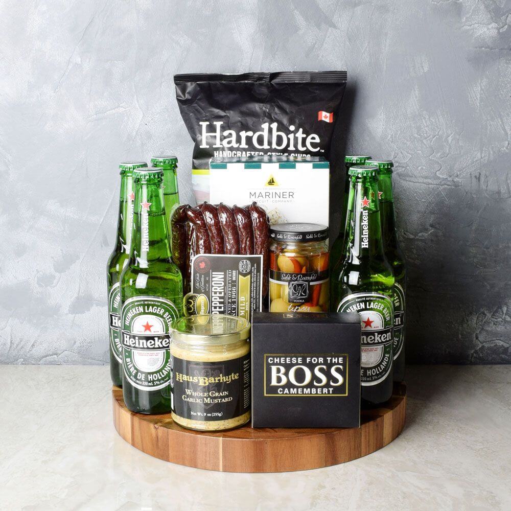 Six-Pack Beer and Cheese Basket – how the gift is presented