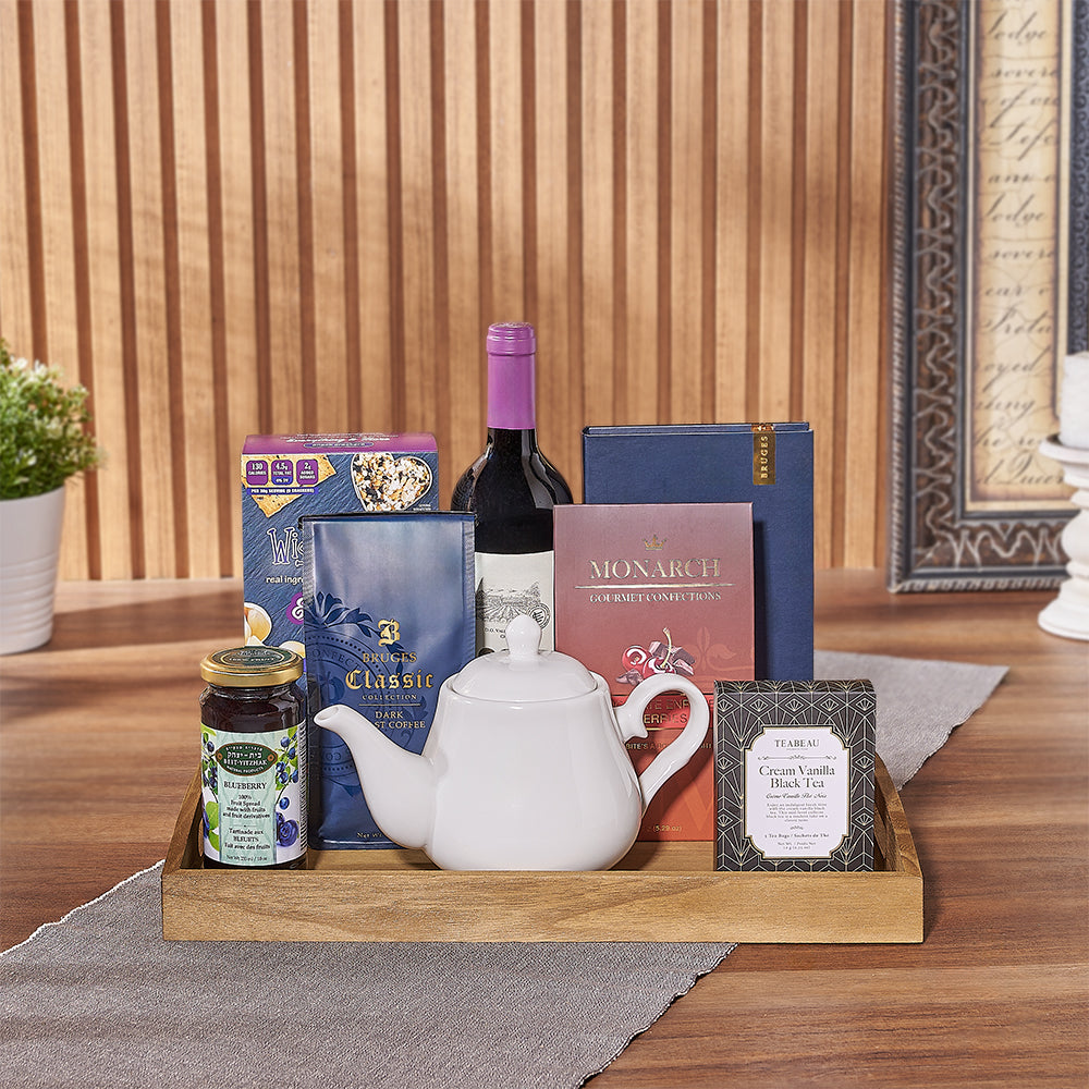 Kosher Wine and Snacks Pine Tray – how the gift is presented