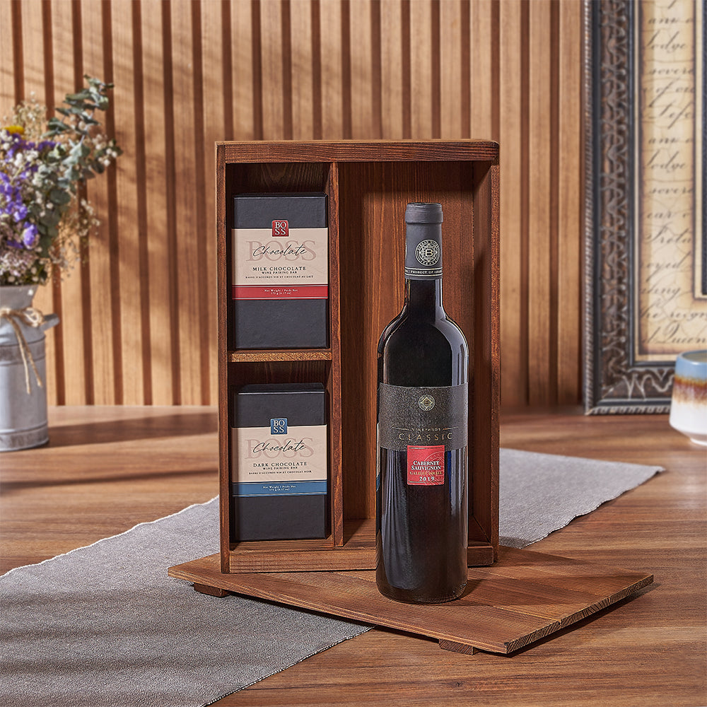 Wooden Wine Box with Kosher Chocolate – how the gift is presented