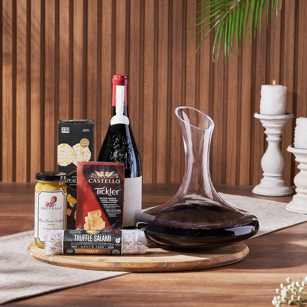 Premium Wine Gift Set Featuring Truffle Salami, Cheddar & Decanter – how the gift is presented
