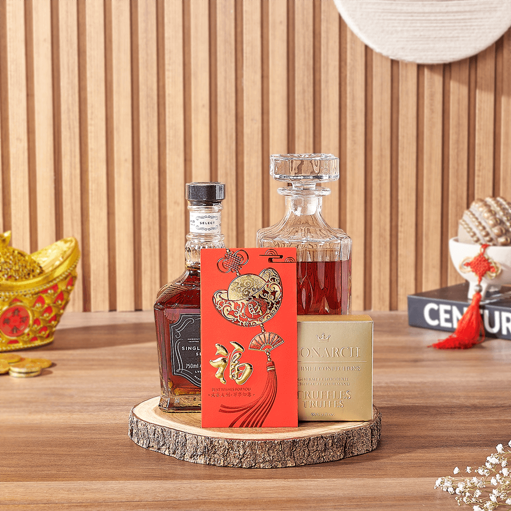 Chinese New Year Whiskey and Board – how the gift is presented