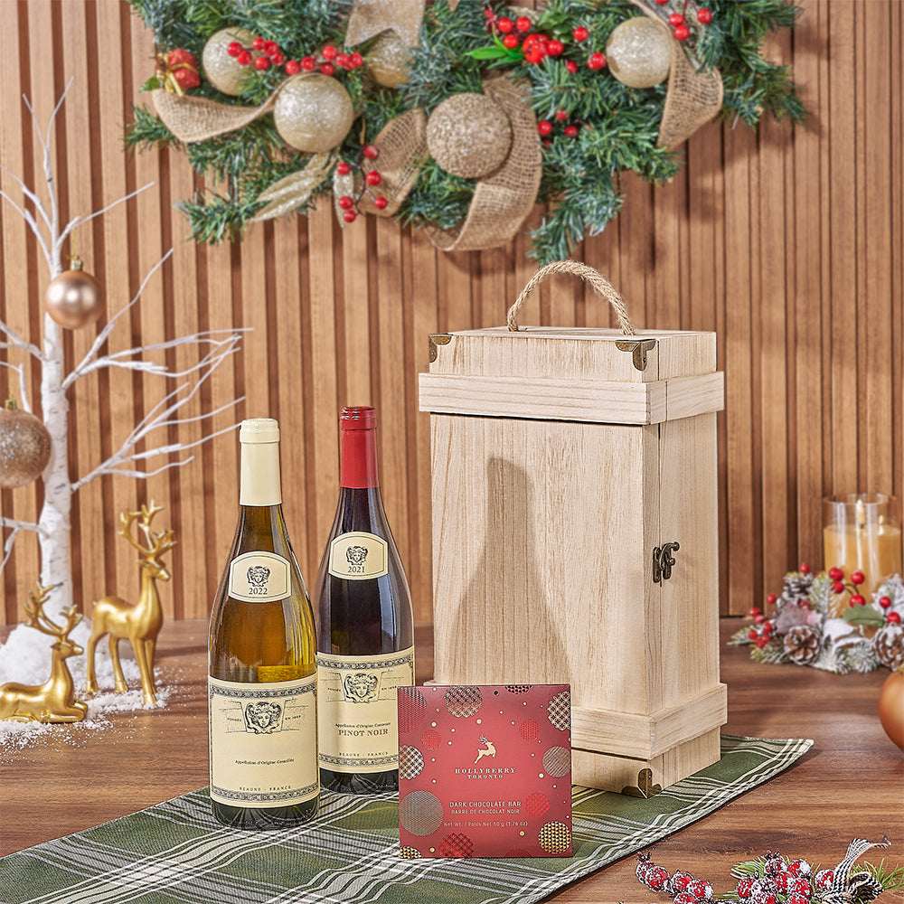 Wooden Wine Box with Two Bottles of Wine and Hollyberry Chocolate – how the gift is presented