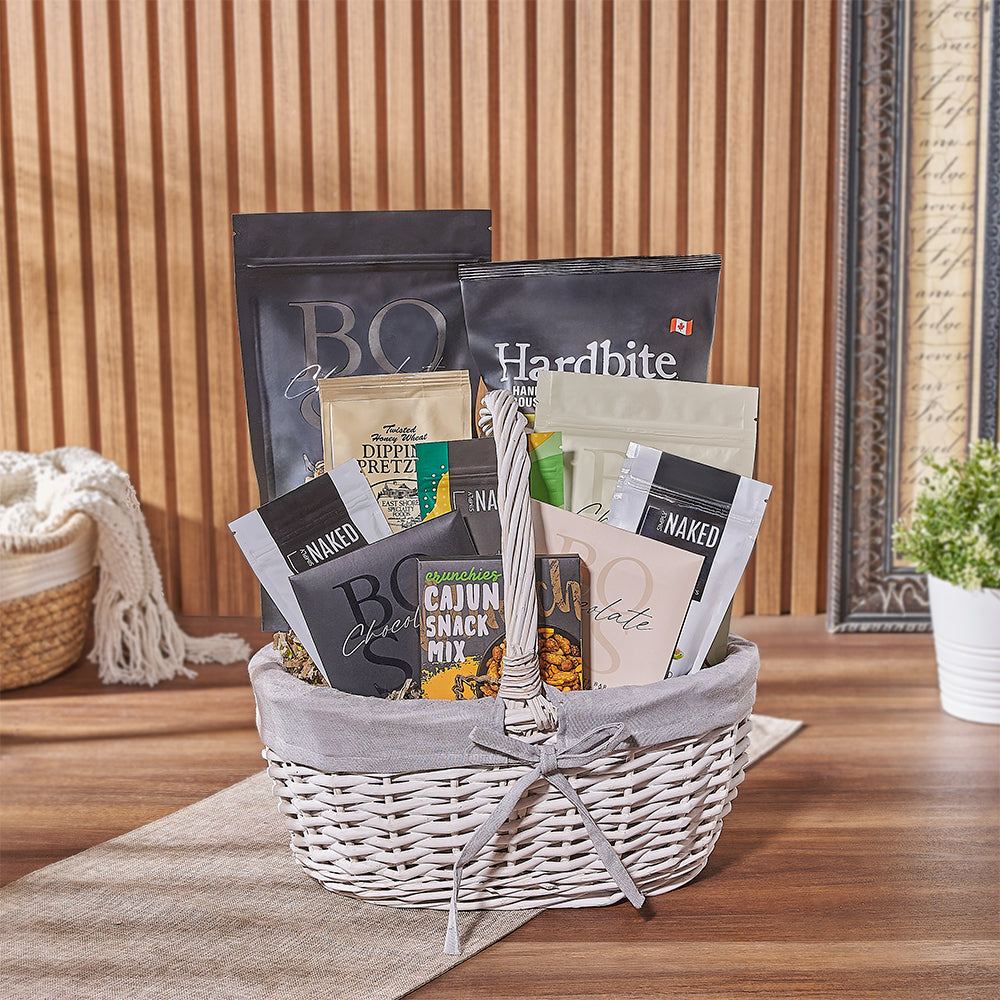 Wicker Snack Basket with Cookies – how the gift is presented