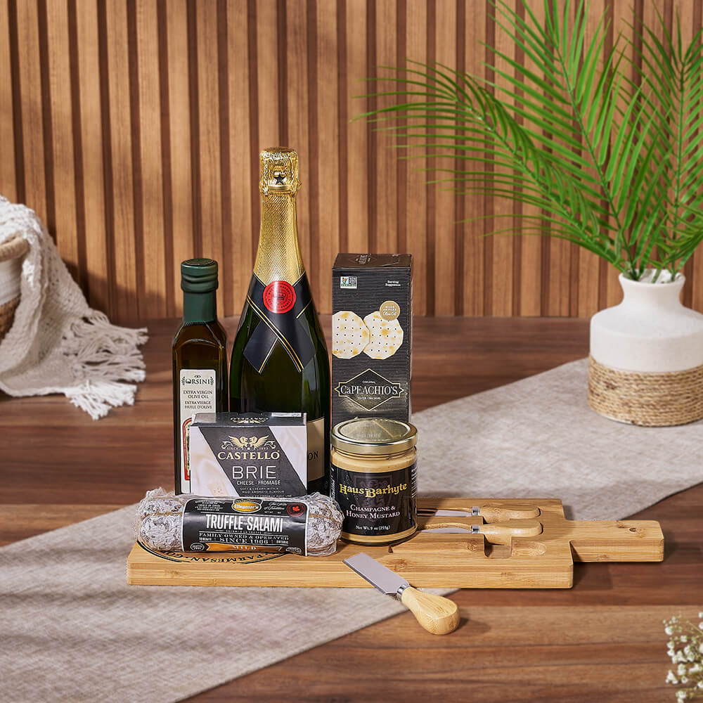 Sparkling Wine and Gourmet Snack Basket with Bamboo Cheese Knives Gift – how the gift is presented