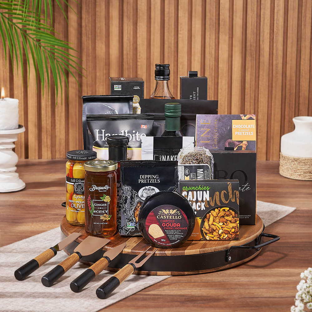 Liquor & Cheese Platter Gift Set – how the gift is presented