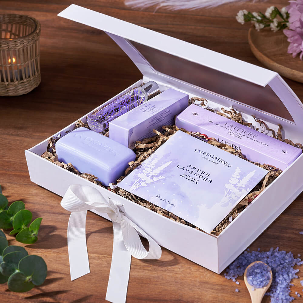 Lavender Spa Bath Essentials Box – how the gift is presented