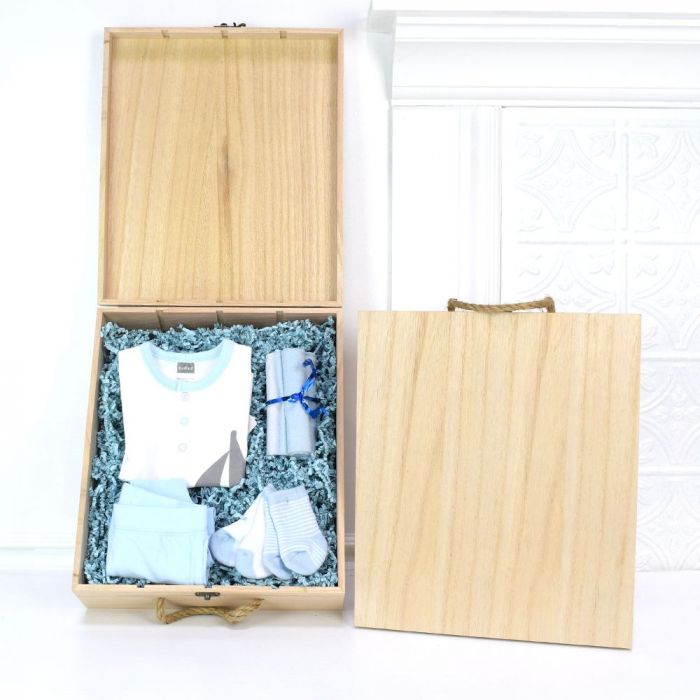 Premium Newborn Baby Boy Gift Crate with Soft Bodysuit and Pants – how the gift is presented