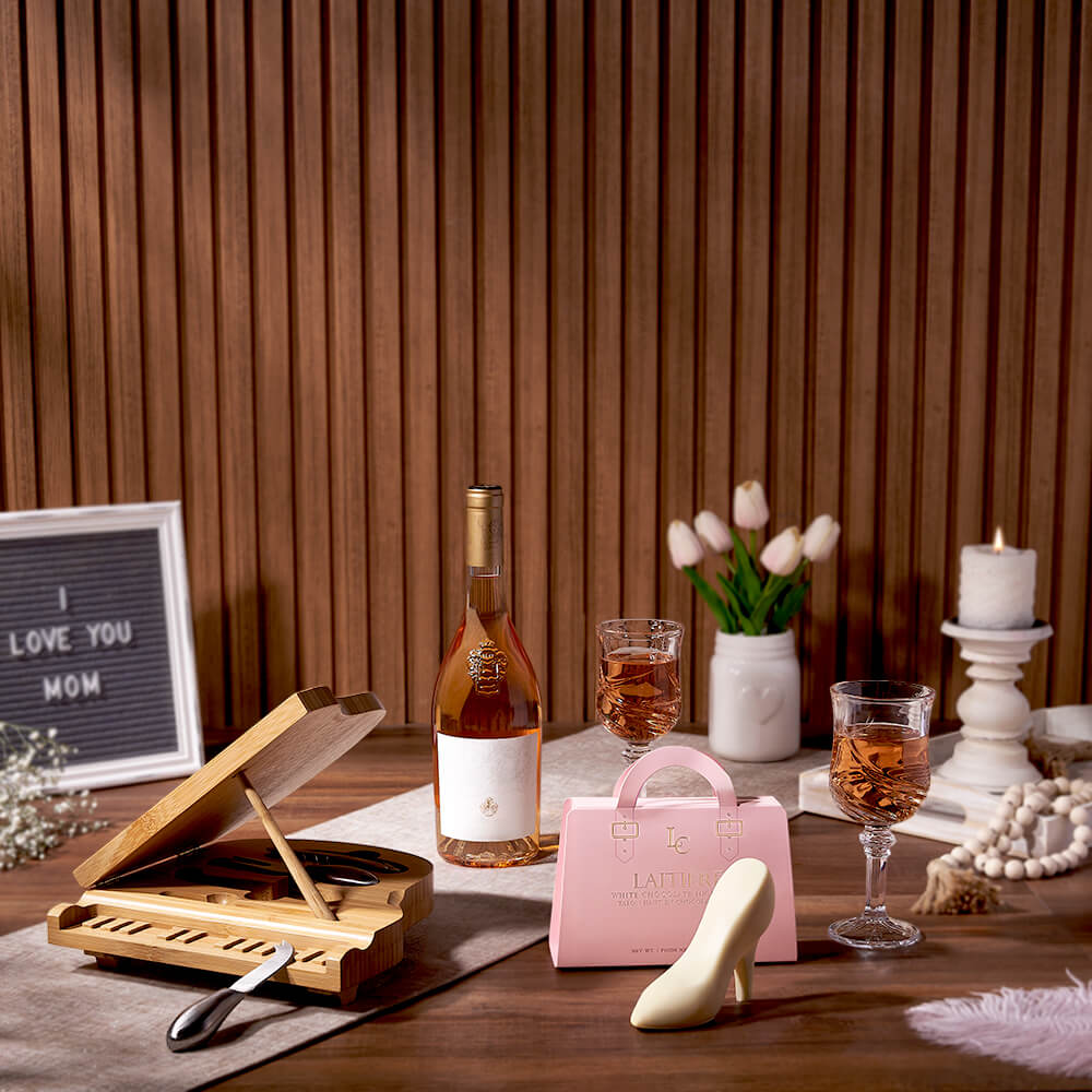 Mother's Day Wine Basket with Piano Cheese Board and White Chocolate – how the gift is presented