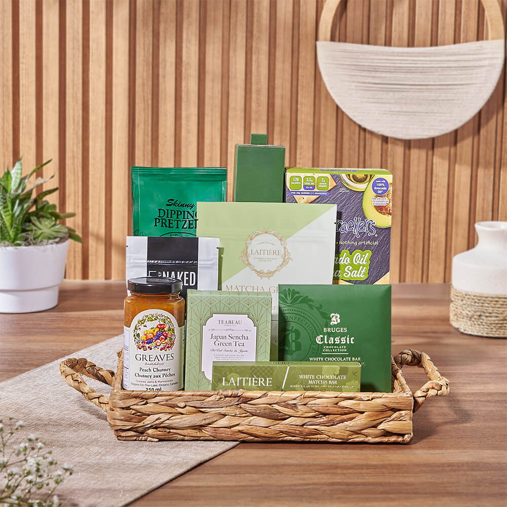 Snack Sampler in Woven Tray – how the gift is presented