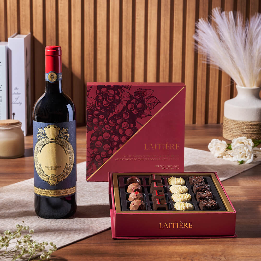 Chocolate and Wine Gift Basket Deluxe – how the gift is presented