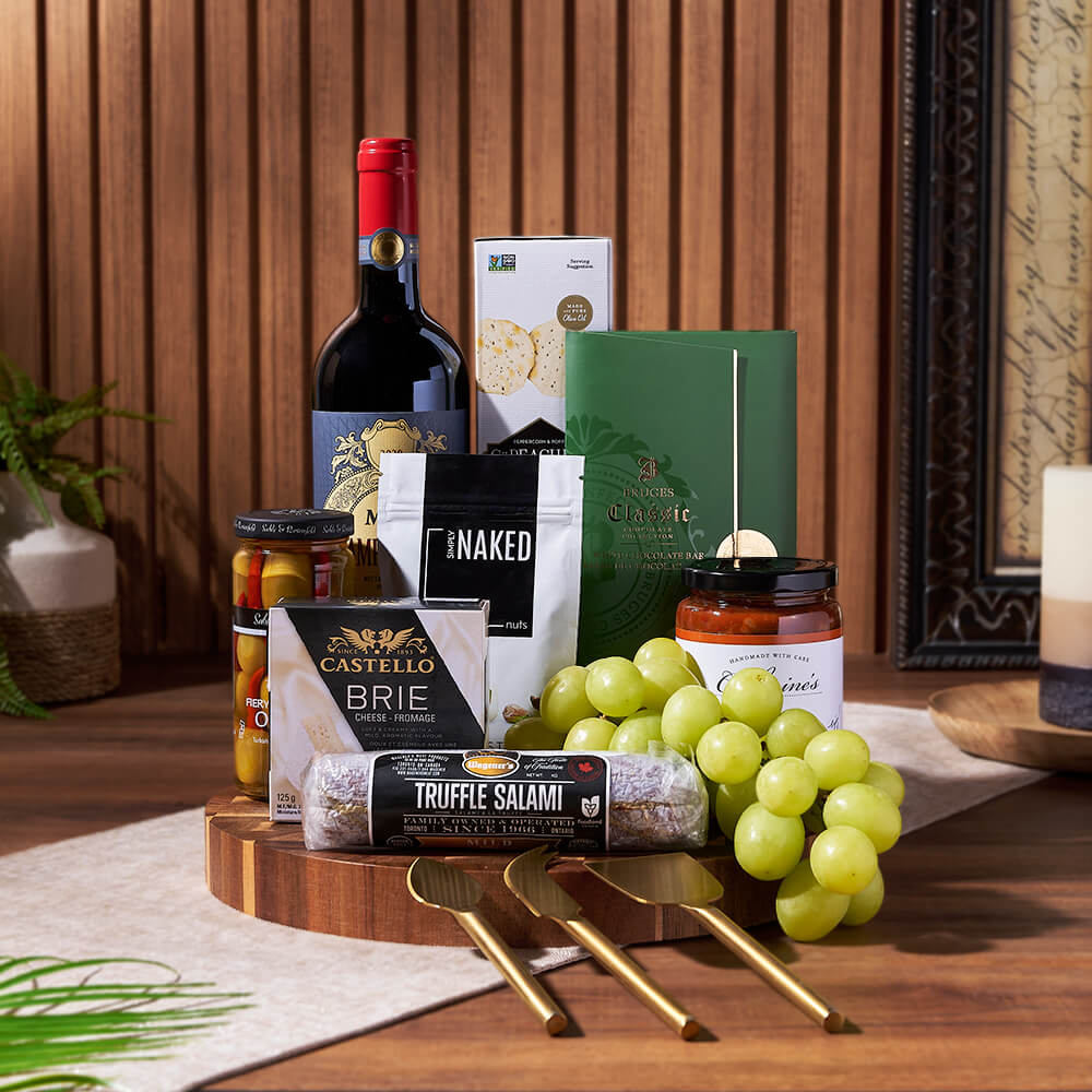 Brie and Wine Snack Basket – how the gift is presented
