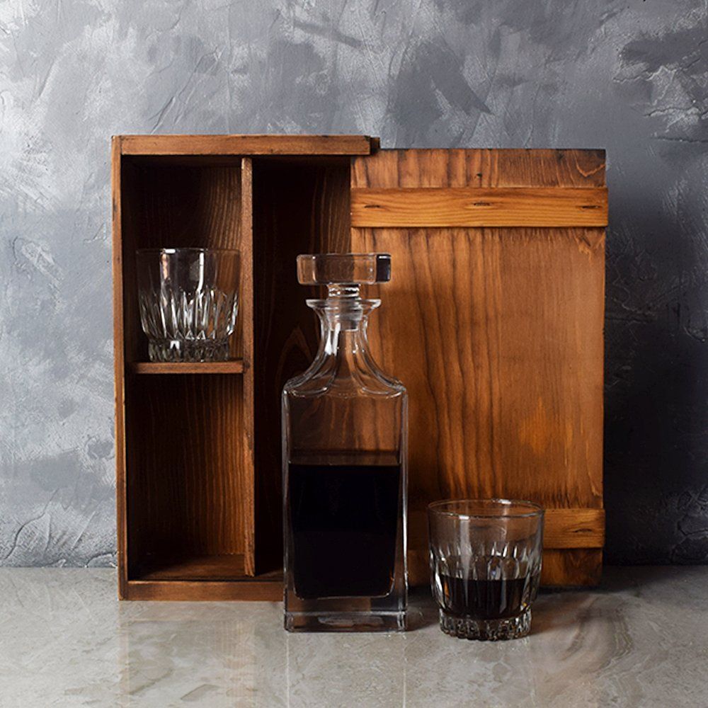 Rustic Liquor Decanter and Glasses Set – how the gift is presented