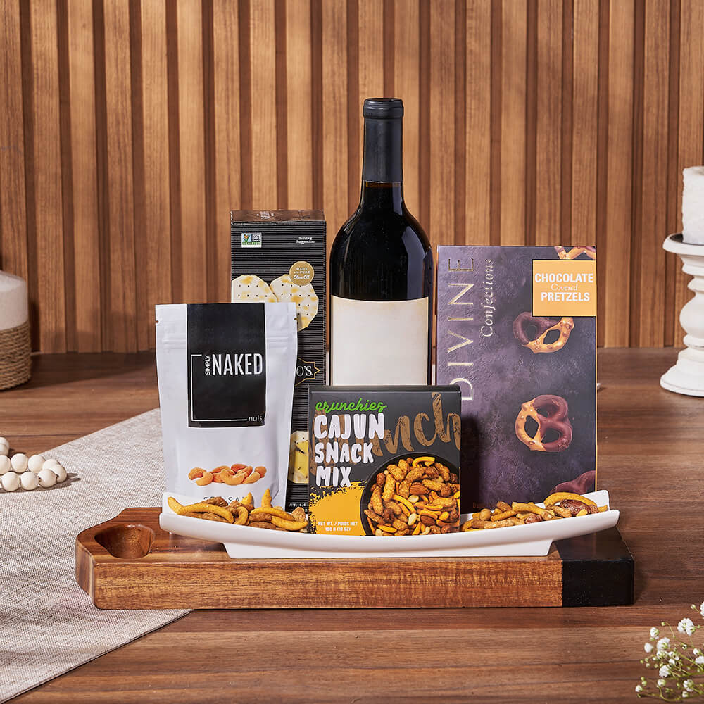 Wine Crackers and Pretzel Basket – how the gift is presented
