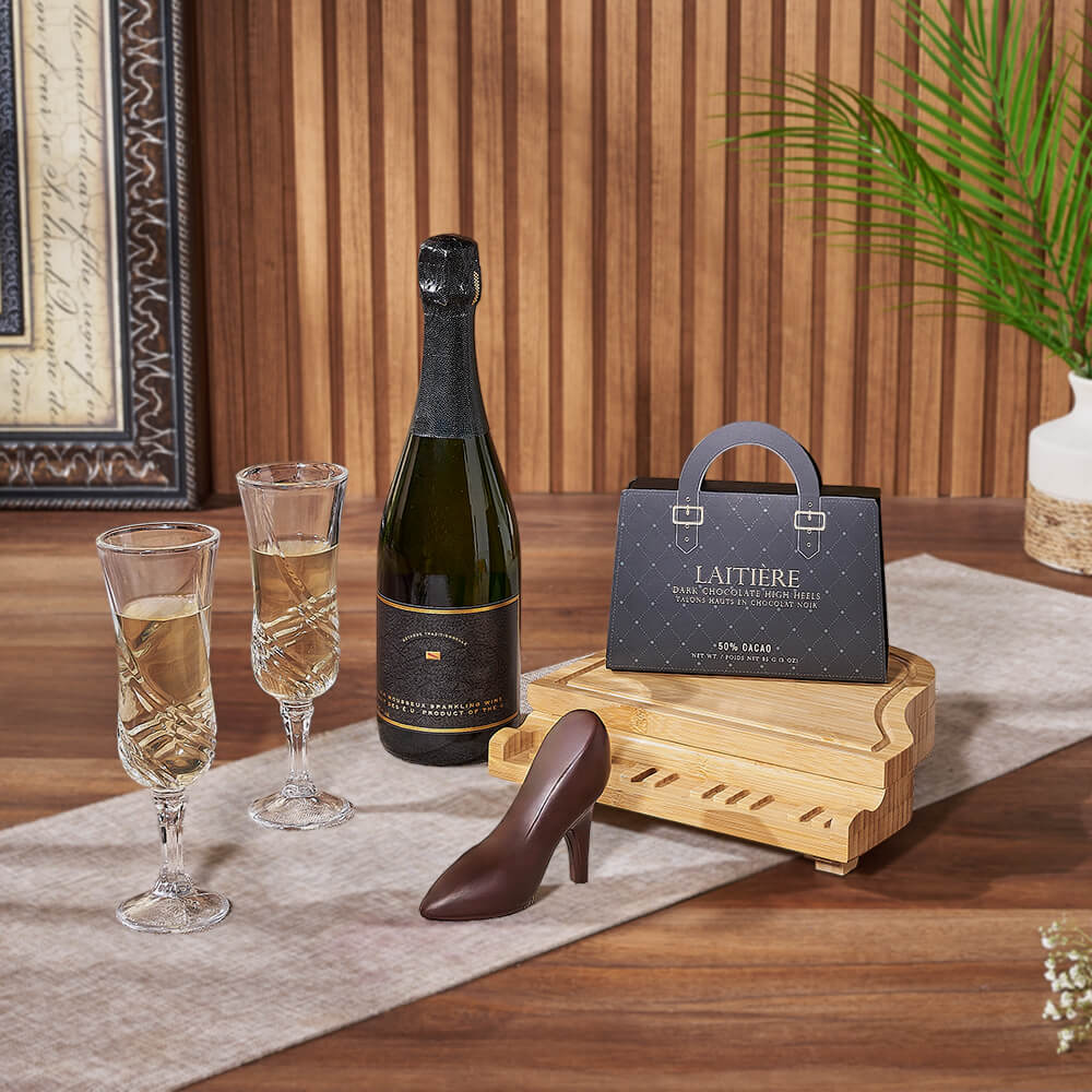 Deluxe Sparkling Wine Gift with Grand Piano Cheese Board & Gourmet Chocolates – how the gift is presented
