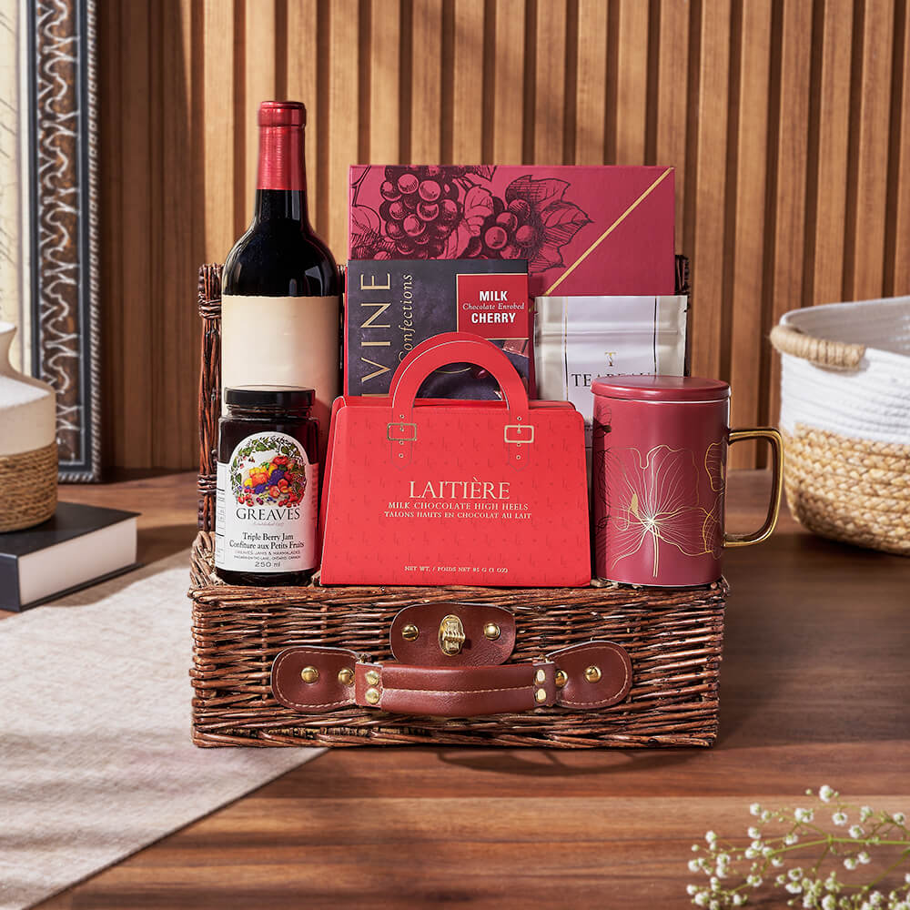 Elegant Wine and Jam Basket – how the gift is presented